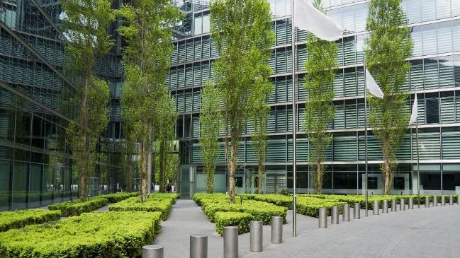 verweist auf: Sanierung Nichtwohngebäude Modernes Bürogebäude (verweist auf: Sanierung Nichtwohngebäude)